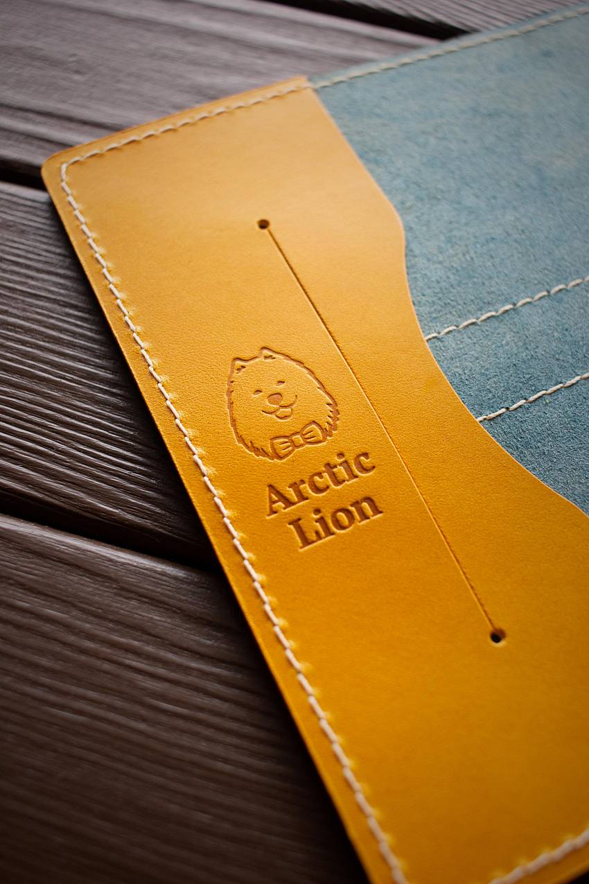 Обложка для ветпаспорта джинс + манго Arctic Lion